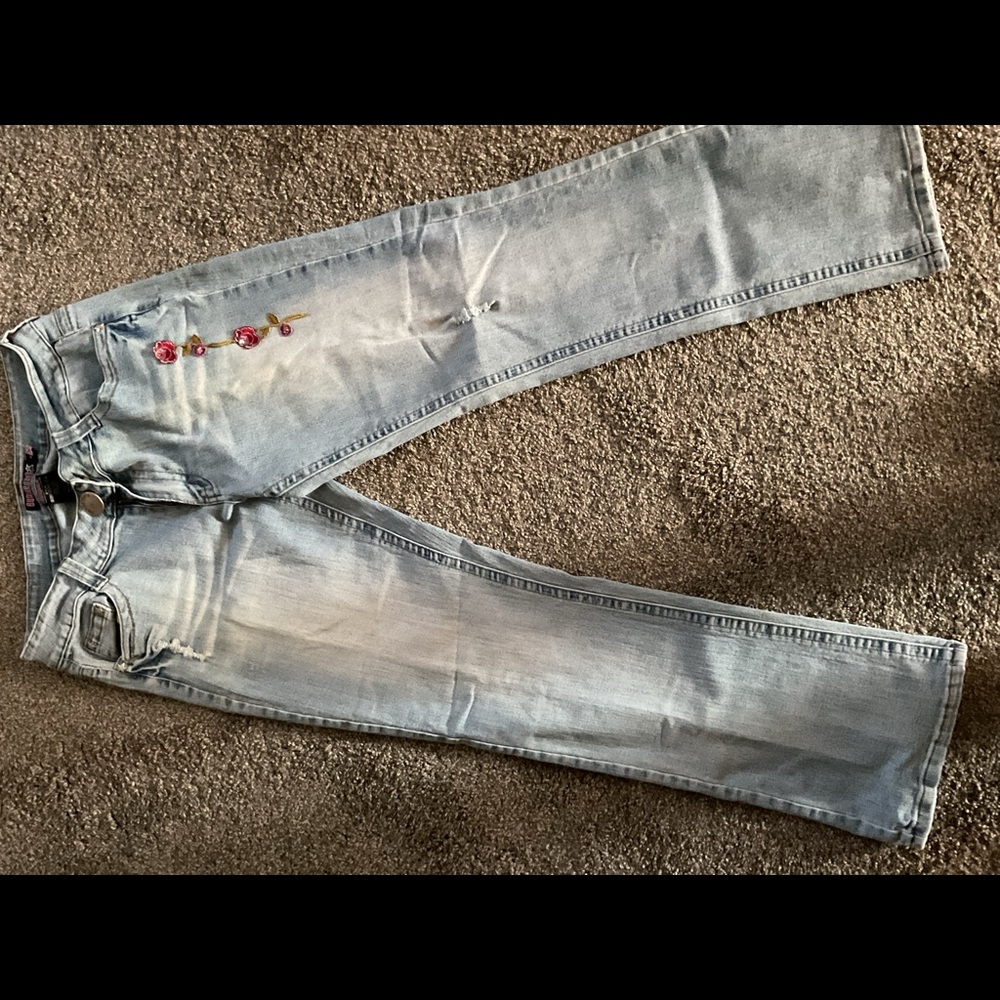 Jeans with embroidered decorations
